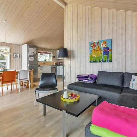 Alma - 500m From The Sea By Interhome