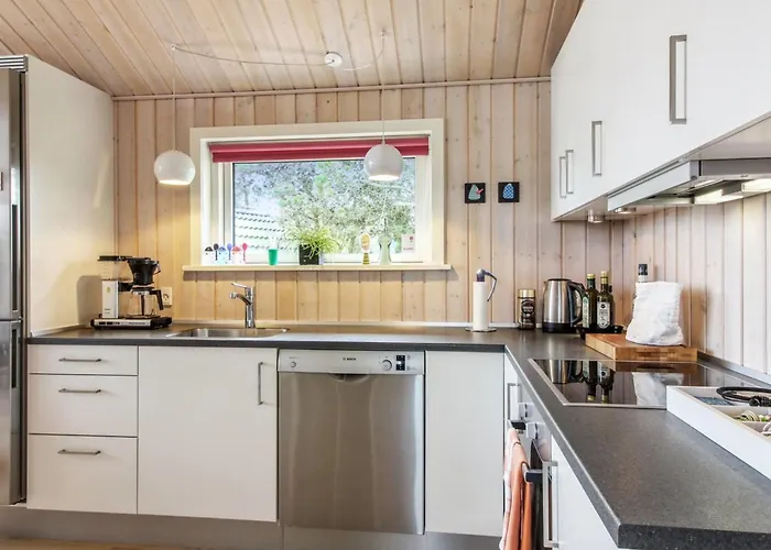 Alma - 500m From The Sea By Interhome *